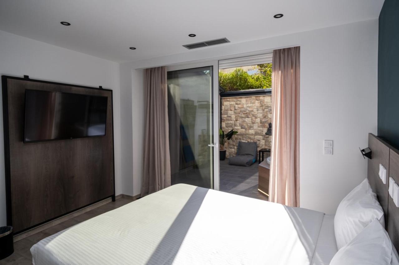 Sette Suites & Rooms - Adults Only Ксилокастро Экстерьер фото